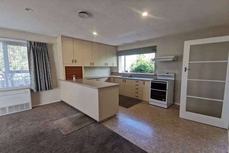 Photo of property in 2/11 Manor Place, Bryndwr, Christchurch, 8053