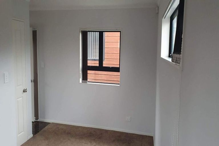 Photo of property in 2/18 York Road, Papatoetoe, Auckland, 2104