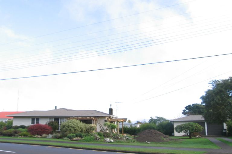 Photo of property in 2 Seddon Street, Waikanae, 5036