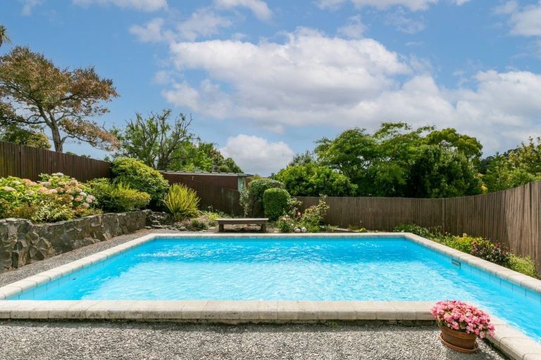 Photo of property in 19 Tauroa Road, Havelock North, 4130