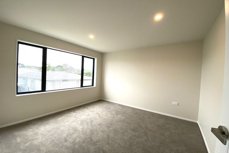 Photo of property in 47a Bruce Mclaren Road, Henderson, Auckland, 0612