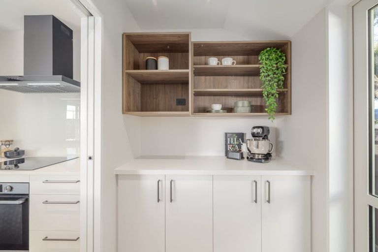 Photo of property in 8b Wychwood Crescent, Bishopdale, Christchurch, 8053