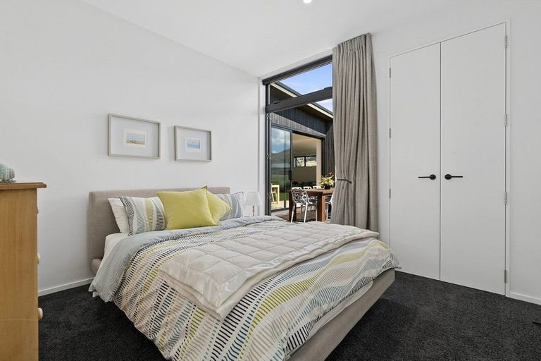 Photo of property in 38 Stackbrae Avenue, Wanaka, 9305