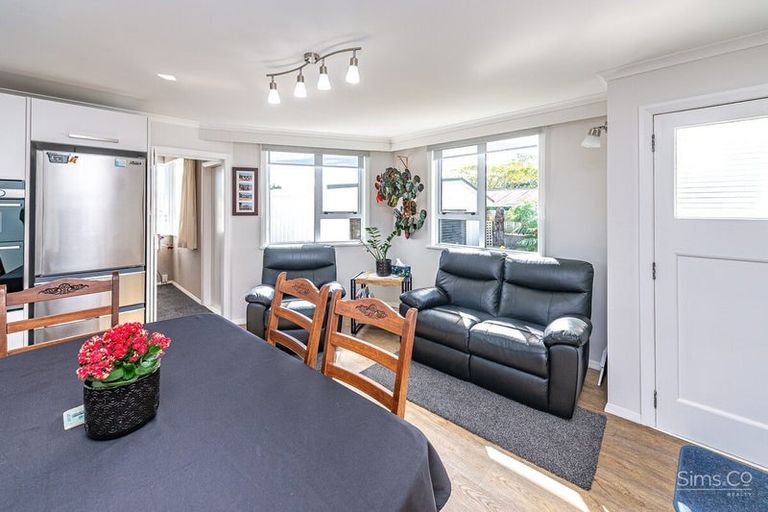 Photo of property in 34 Selwyn Crescent, College Estate, Whanganui, 4500