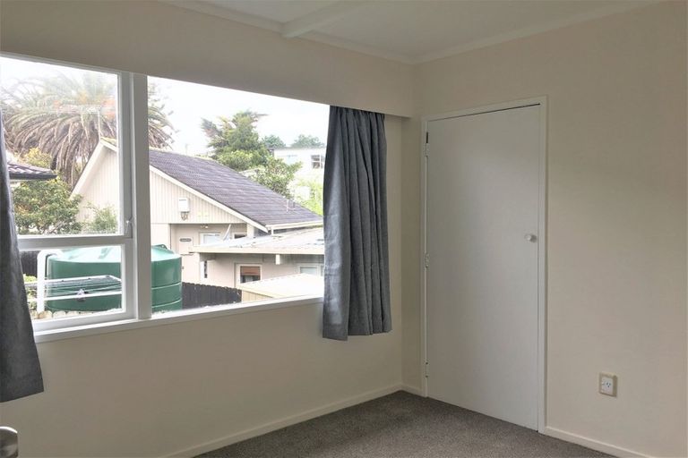 Photo of property in 23 Carlisle Road, Torbay, Auckland, 0630