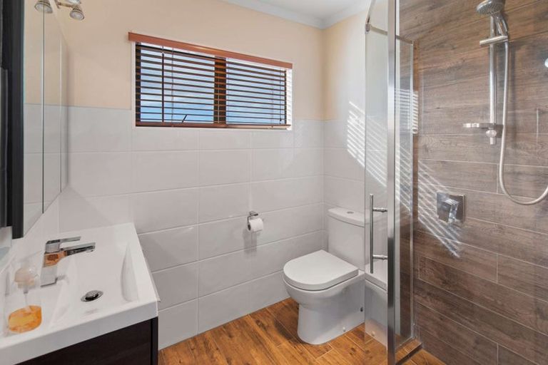 Photo of property in 27 Kilkenny Place, Fitzherbert, Palmerston North, 4410