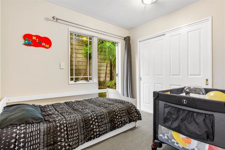 Photo of property in 147b Hobsonville Road, West Harbour, Auckland, 0618