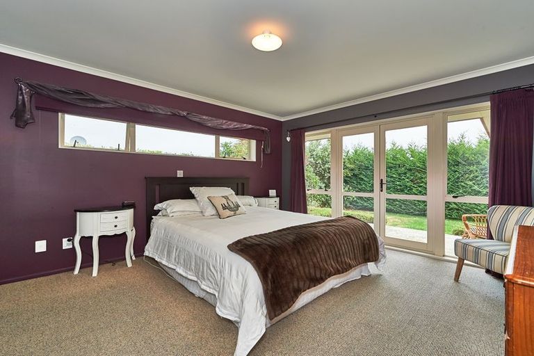 Photo of property in 48 Parnell Heights Drive, Kelvin Grove, Palmerston North, 4414