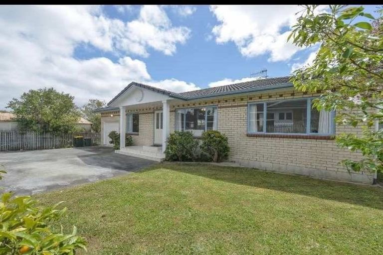 Photo of property in 710a Pakuranga Road, Howick, Auckland, 2010