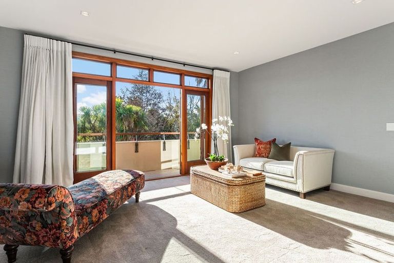 Photo of property in 118 Straven Road, Fendalton, Christchurch, 8014