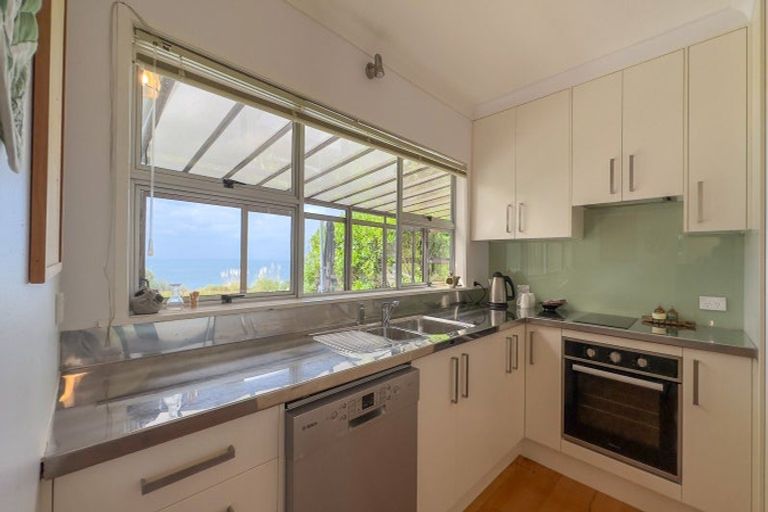 Photo of property in 107 Howard Road, Orere Point, Papakura, 2585