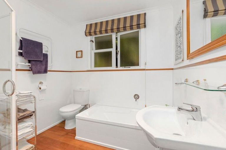 Photo of property in 111 Horoeka Street, Stokes Valley, Lower Hutt, 5019
