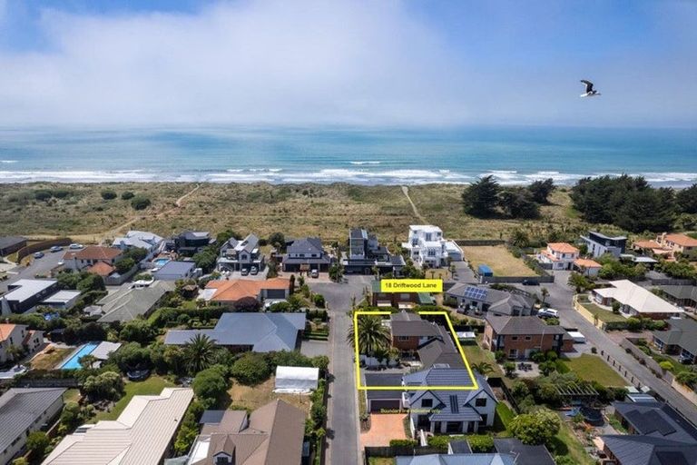 Photo of property in 18 Driftwood Lane, Waimairi Beach, Christchurch, 8083