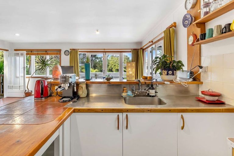 Photo of property in 24 Punga Place, Whitianga, 3510