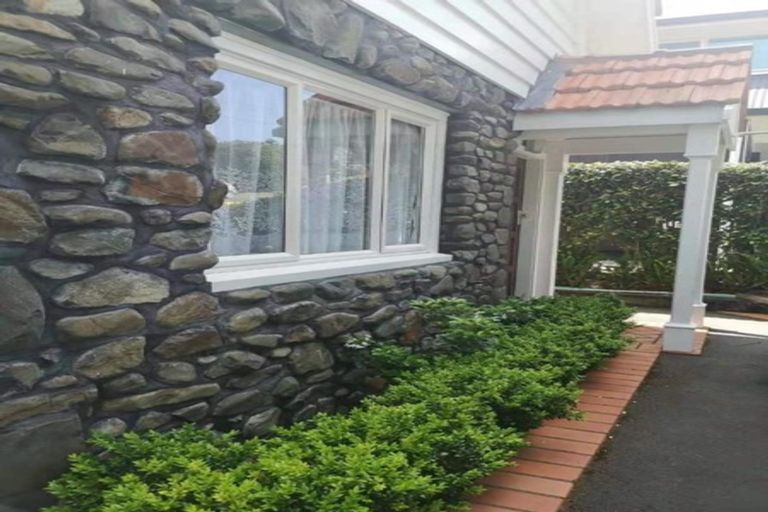 Photo of property in 5 Rae Road, Campbells Bay, Auckland, 0620