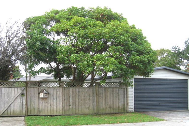 Photo of property in 38 Lowtherhurst Road, Massey, Auckland, 0614