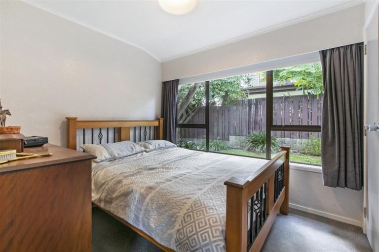 Photo of property in 37 Ridgemount Rise, Mangere Bridge, Auckland, 2022