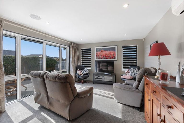 Photo of property in 10 Saint Adela Place, Woolston, Christchurch, 8062