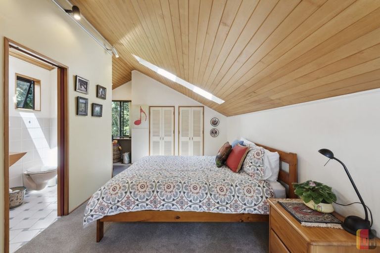 Photo of property in 14 Kingsclere Place, Goodwood Heights, Auckland, 2105