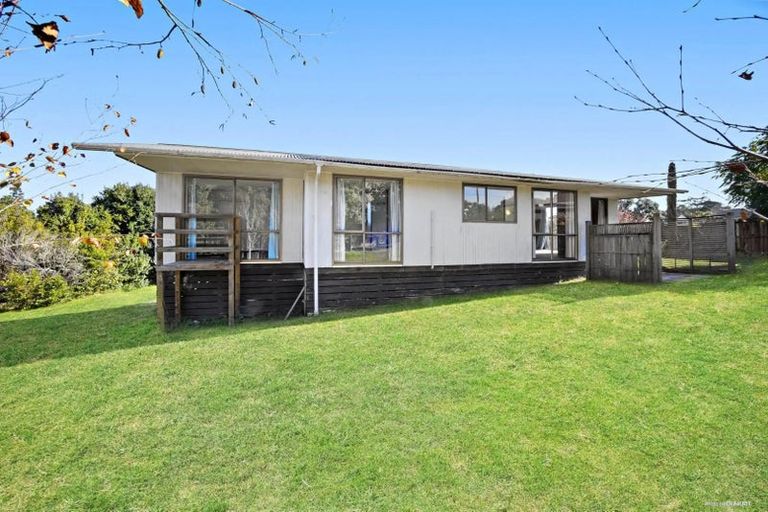 Photo of property in 141 Moire Road, West Harbour, Auckland, 0618