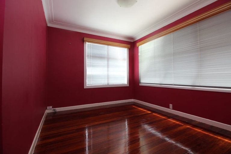 Photo of property in 1 Scott Avenue, Mangere Bridge, Auckland, 2022