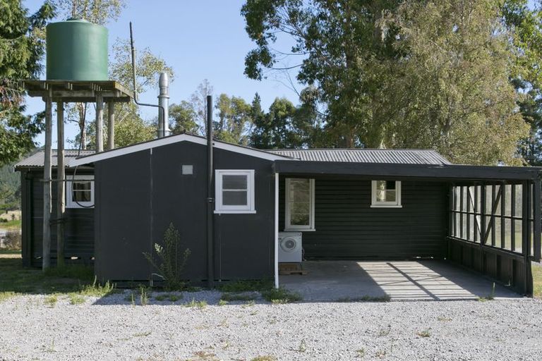 Photo of property in 654b Tukairangi Road, Kinloch, Taupo, 3385