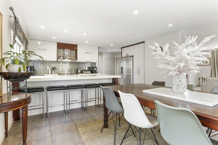 Photo of property in 70 Saddleback Rise, Murrays Bay, Auckland, 0630