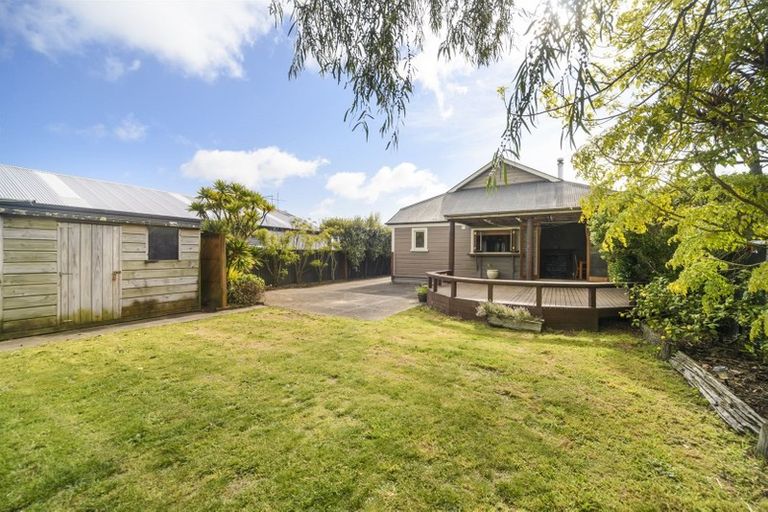 Photo of property in 16 Waldegrave Street, Palmerston North, 4410