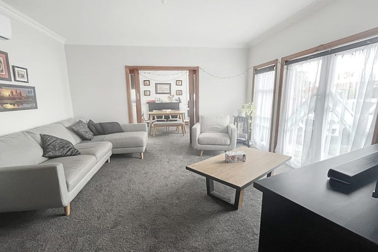 Photo of property in 27 Knowles Street, Terrace End, Palmerston North, 4410