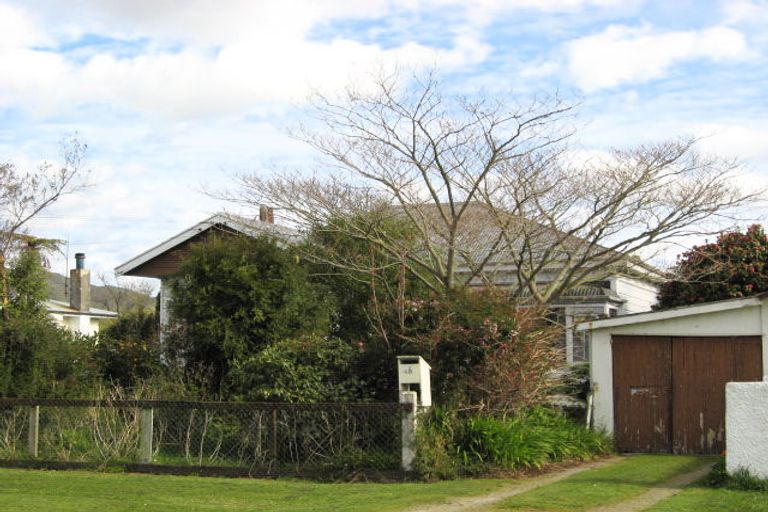 Photo of property in 66 Stout Street, Shannon, 4821