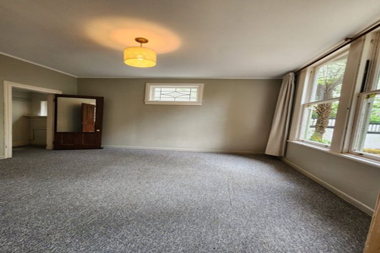 Photo of property in 140 Glenmore Street, Northland, Wellington, 6012