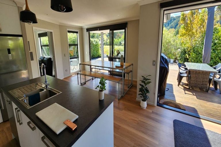 Photo of property in 2 Kahu Close, Kaiteriteri, Motueka, 7197