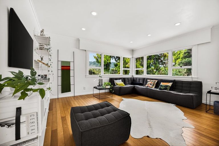 Photo of property in 6 Walker Road, Henderson Valley, Auckland, 0612