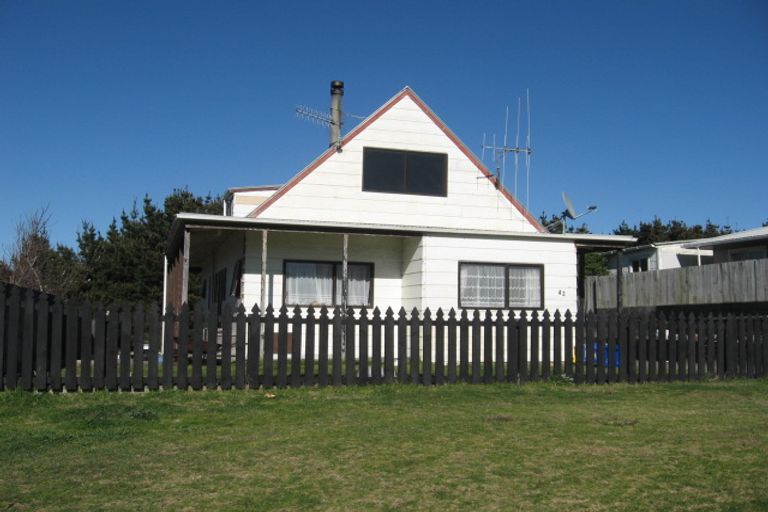 Photo of property in 42 Himatangi Street, Himatangi Beach, Foxton, 4891