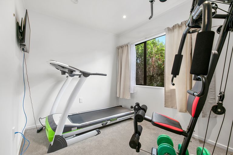 Photo of property in 9 Dobell Road, Stanmore Bay, Whangaparaoa, 0932