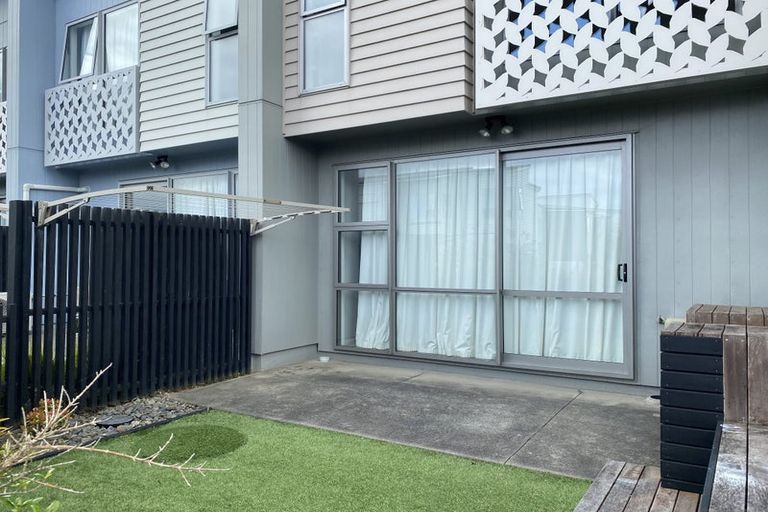 Photo of property in 21 Mollusc Road, Hobsonville, Auckland, 0616