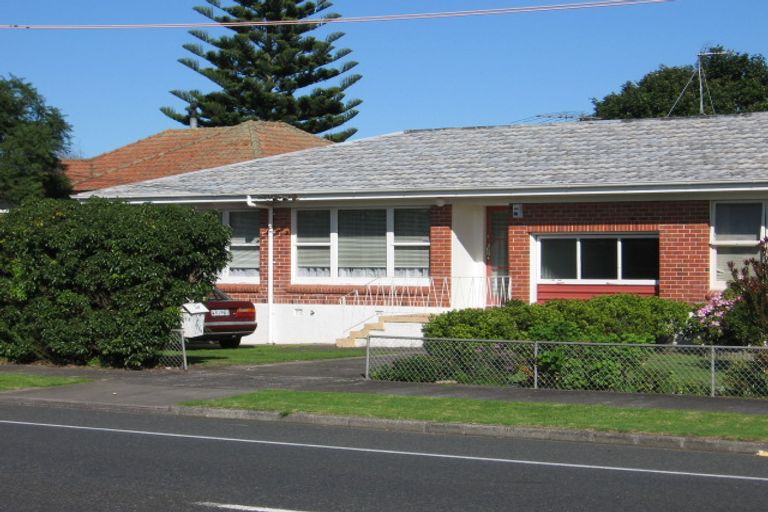 Photo of property in 2/129 Wallace Road, Papatoetoe, Auckland, 2025