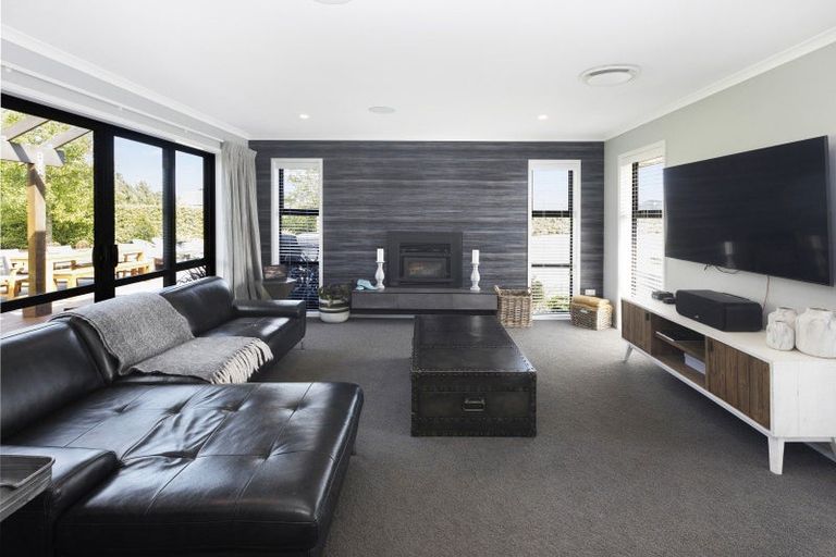 Photo of property in 14 Kingsdowne Drive, West Melton, 7618