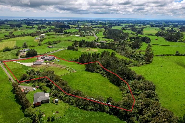Photo of property in 1375 Carrington Road, Hurworth, New Plymouth, 4371