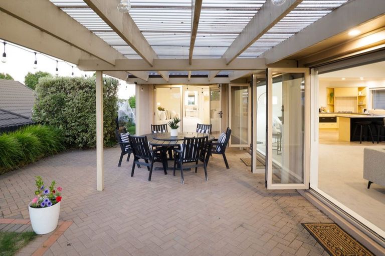 Photo of property in 122 Rototuna Road, Rototuna, Hamilton, 3210