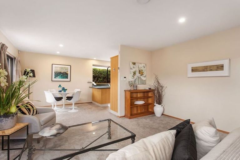 Photo of property in 2/76 Saint Albans Street, St Albans, Christchurch, 8014