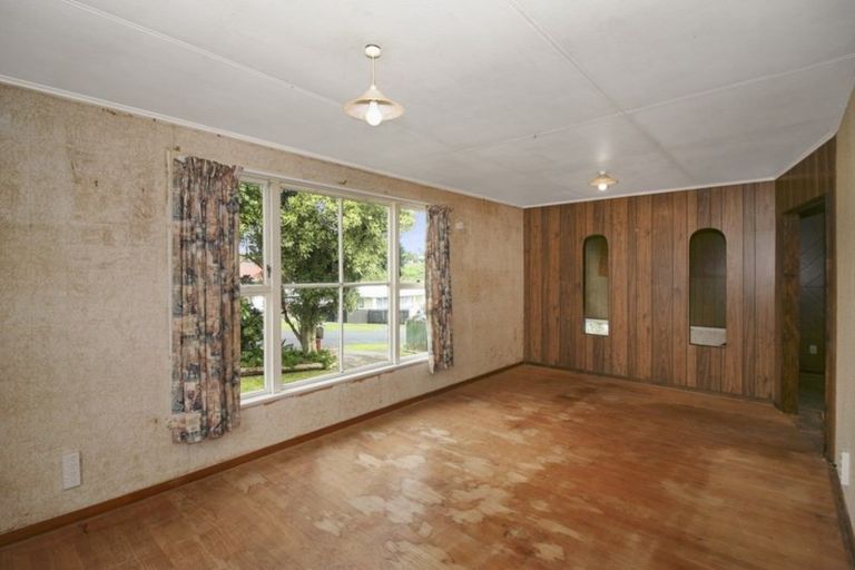 Photo of property in 44 Endeavour Street, Marfell, New Plymouth, 4310