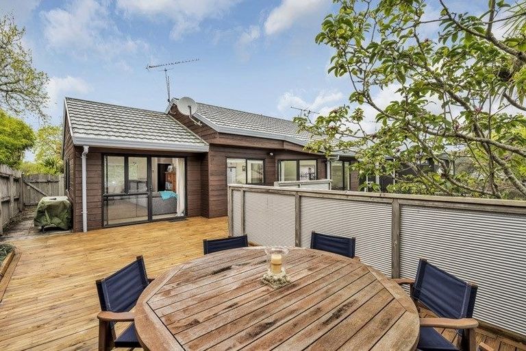 Photo of property in 2/57 Howe Street, Howick, Auckland, 2014