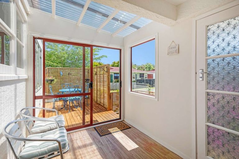 Photo of property in 18 Parkes Avenue, Saint Johns Hill, Whanganui, 4501