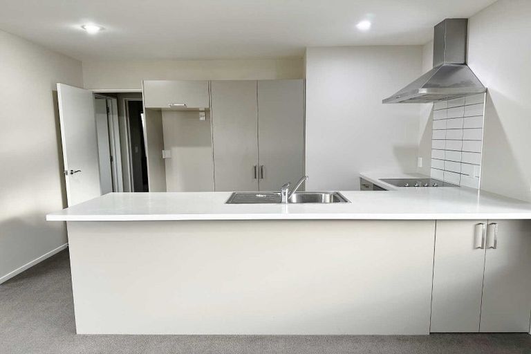 Photo of property in 42 Thackeray Place, Waltham, Christchurch, 8023