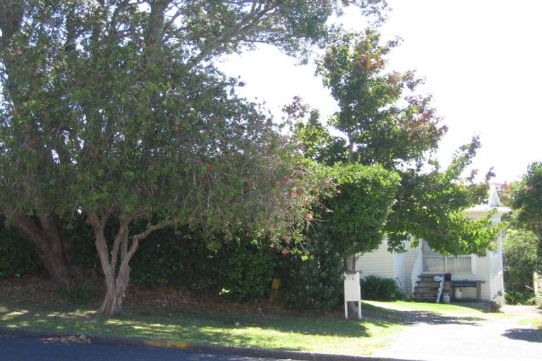 Photo of property in 76 Castor Bay Road, Castor Bay, Auckland, 0620