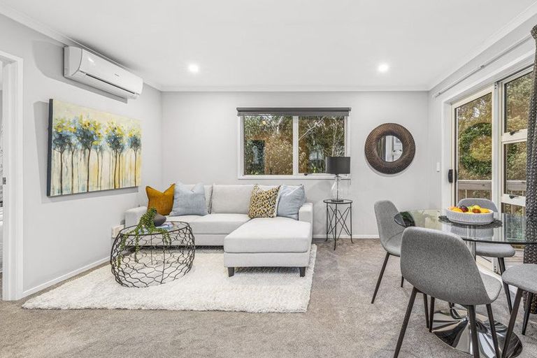 Photo of property in 14a Packham Place, Beach Haven, Auckland, 0626