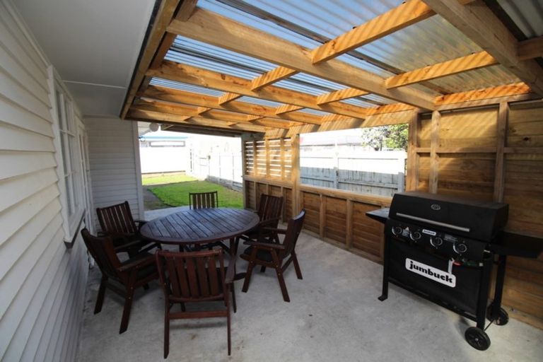 Photo of property in 44 Holland Crescent, Bulls, 4818