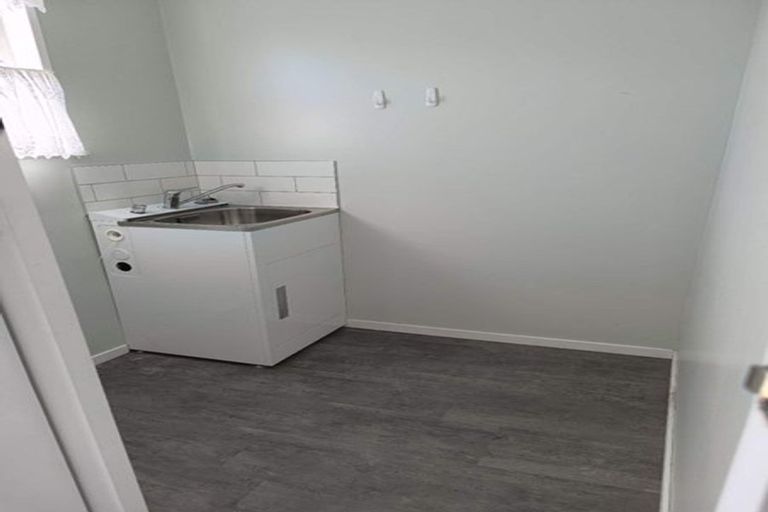 Photo of property in 43 Ruamahanga Crescent, Terrace End, Palmerston North, 4410