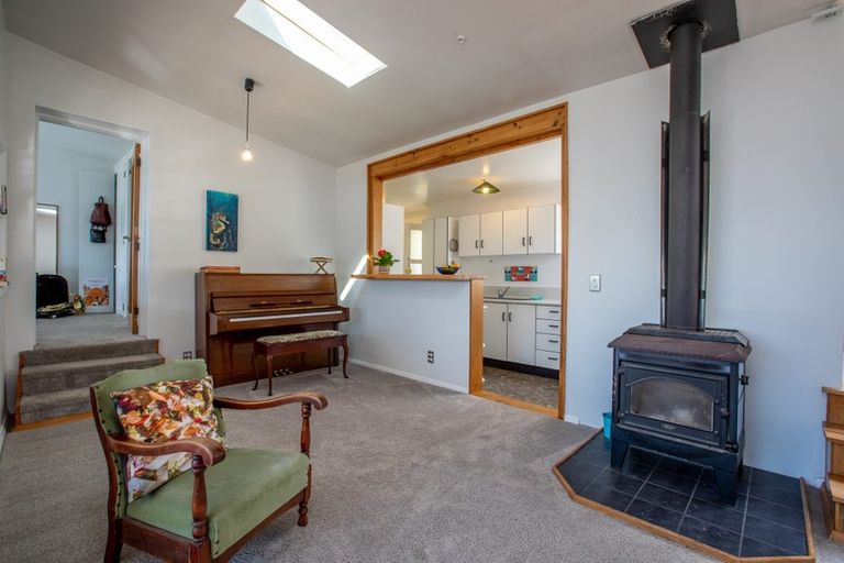 Photo of property in 90 Owhiro Bay Parade, Owhiro Bay, Wellington, 6023